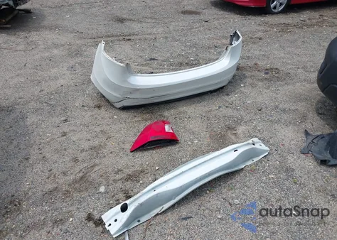 2014 Volvo S60 T5 z USA, uszkodzony, nr VIN YV1612FS6E2273932